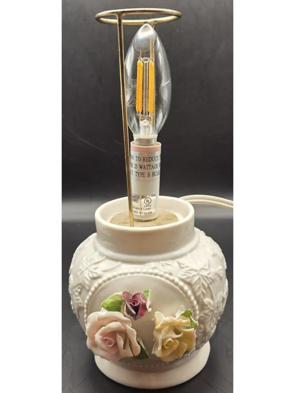 Porcelain Floral Accent Lamp White Applied Roses/Hearts Lattice Shade Night VTG